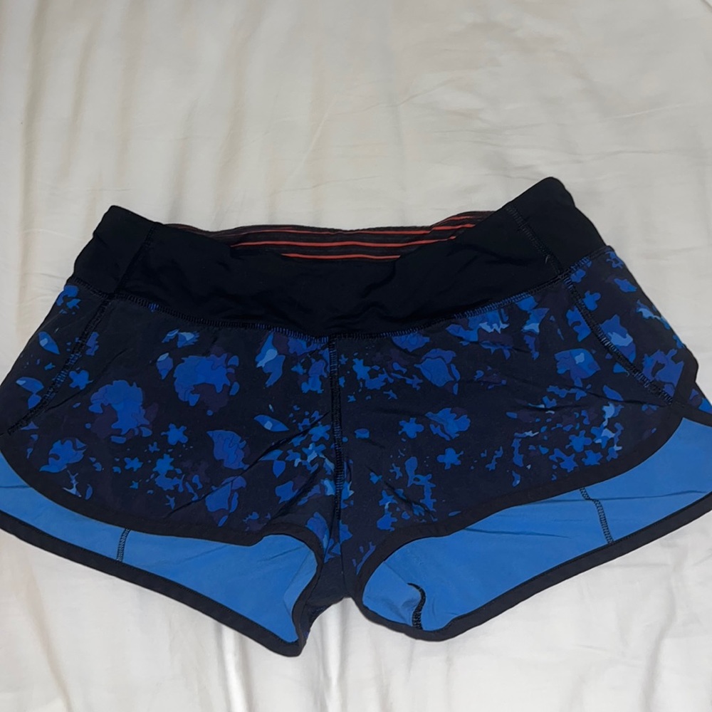 Lululemon shorts size 4